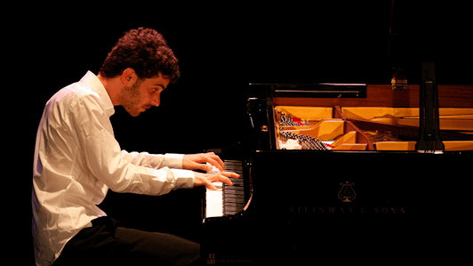 Adam Laloum interpreta a Schumann, Debussy, Schubert y Brahms