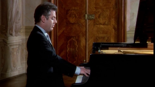 Daniel Barenboim plays Beethoven's Sonata No. 13, "Quasi una fantasia"