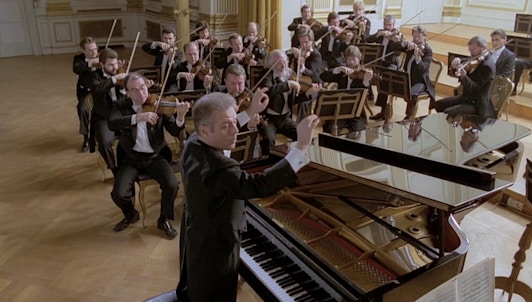 Daniel Barenboim plays and conducts Mozart's Piano Concerto No. 22