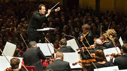 Andris Nelsons conducts Flothuis, Strauss, and Shostakovich — With Alexei Ogrintchouk