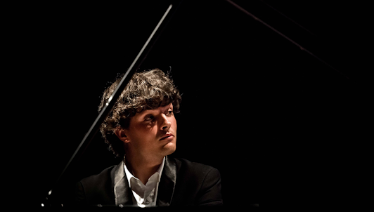 Conrad van Alphen conducts Shor, Liszt, and Brahms – With Rémi Geniet