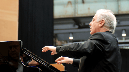 Daniel Barenboim interpreta y dirige el Concierto para piano n.° 4 de Beethoven