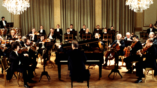 Daniel Barenboim plays and conducts Mozart's Piano Concerto No. 25