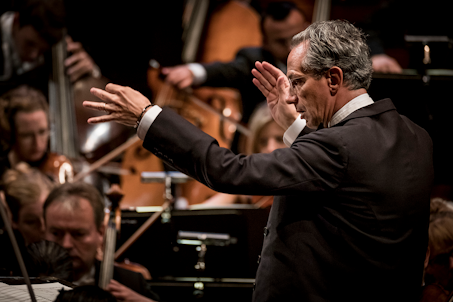 Fabio Luisi conducts Rachmaninov and Nielsen — With Lise de la Salle