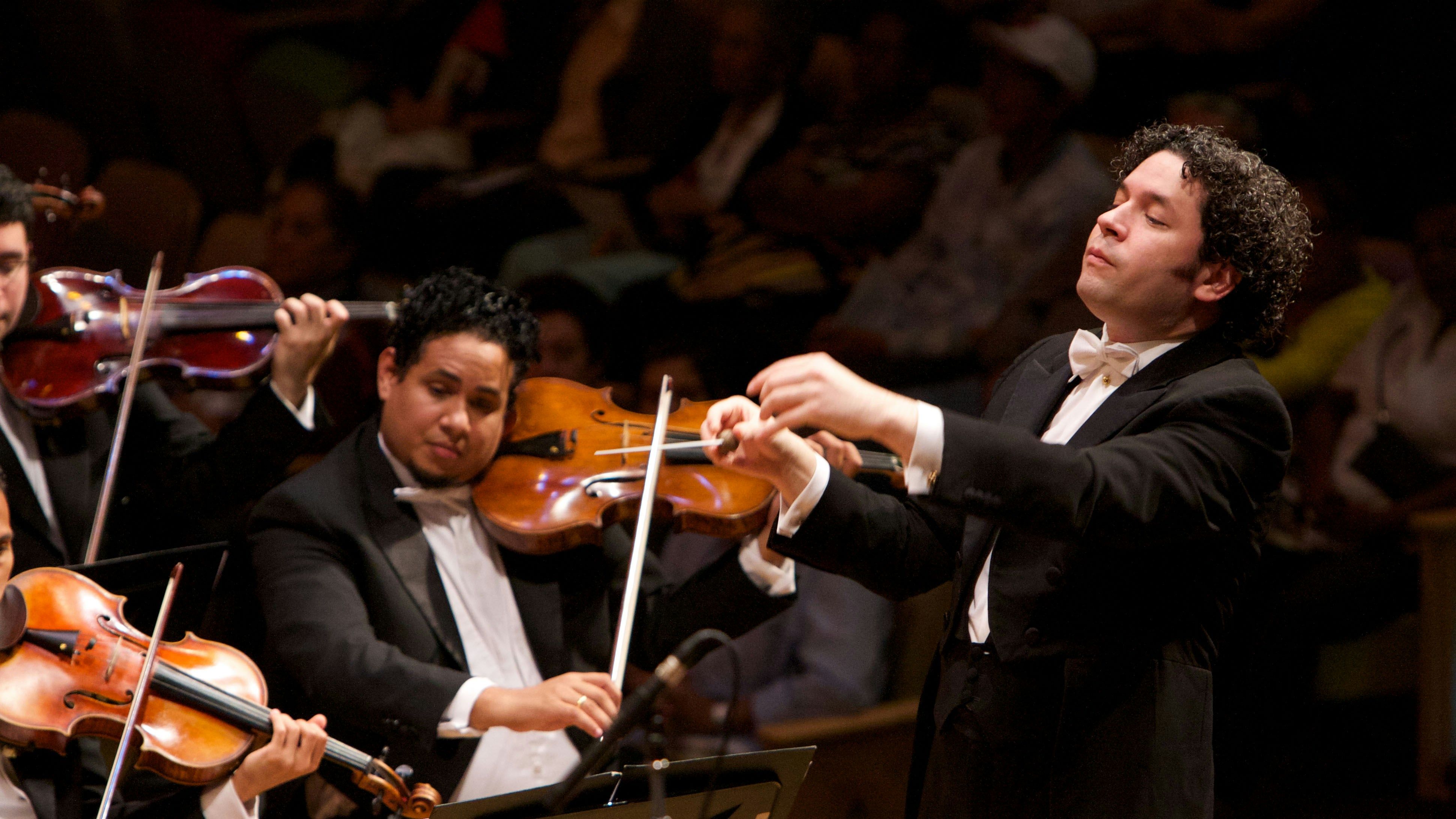 Concert Gustavo Dudamel conducts Ravel, Stravinsky, and ...