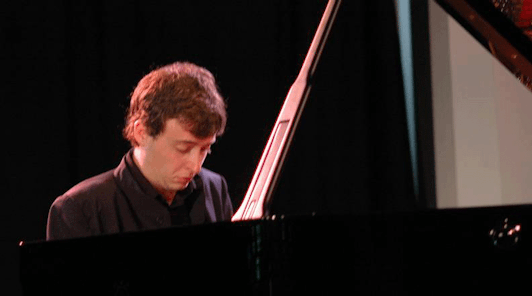 Jean-Frédéric Neuburger performs Beethoven and Chopin