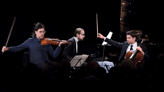 Leonidas Kavakos, Gautier Capuçon et Daniil Trifonov jouent Schumann, Rachmaninov et Smetana