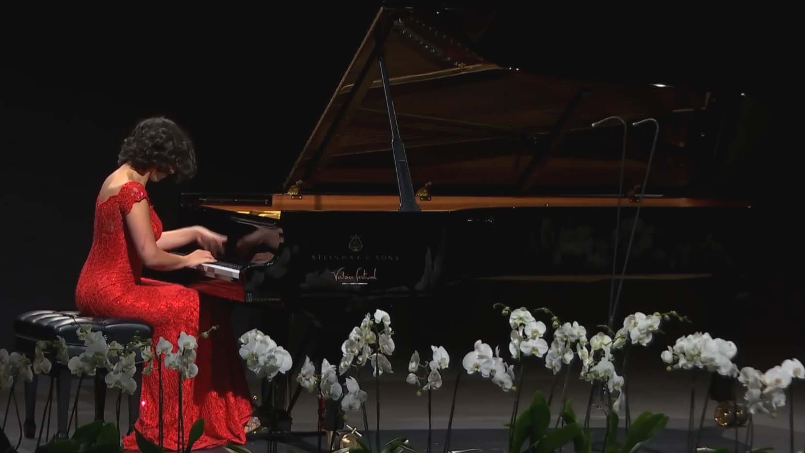 Concert Khatia Buniatishvili performs Ravel, Liszt and Stravinsky