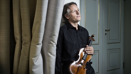 Andrés Gabetta dirige les Quatre saisons de Vivaldi et de Guido