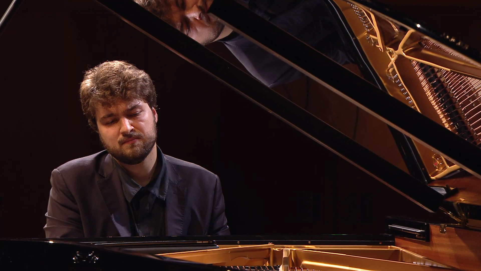 Lukas Geniušas performs Prokofiev's Piano Sonata No. 7