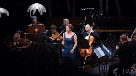 Le Mahler Chamber Orchestra interprète Schoenberg, Ravel, Satie, Debussy et Mahler – Avec Karine Deshayes | Karine Deshayes (artiste)
