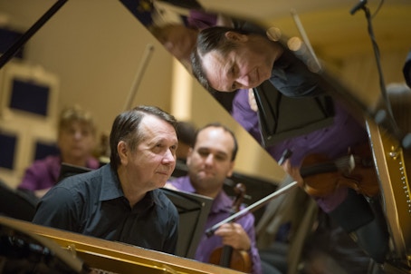 Mikhail Pletnev performs Rachmaninov's complete Piano Concertos — Conducted by Kent Nagano