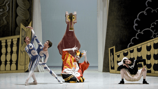 «Парад и Пульчинелла» в постановке Лорки Мясина, музыка Сати и Стравинского