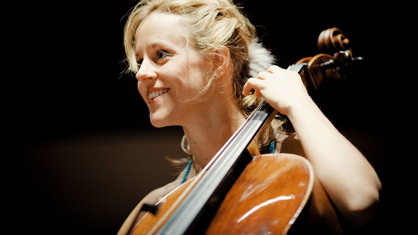 François-Xavier Roth conducts Bartók, Martinů, Bizet, and Haydn – With Sol Gabetta