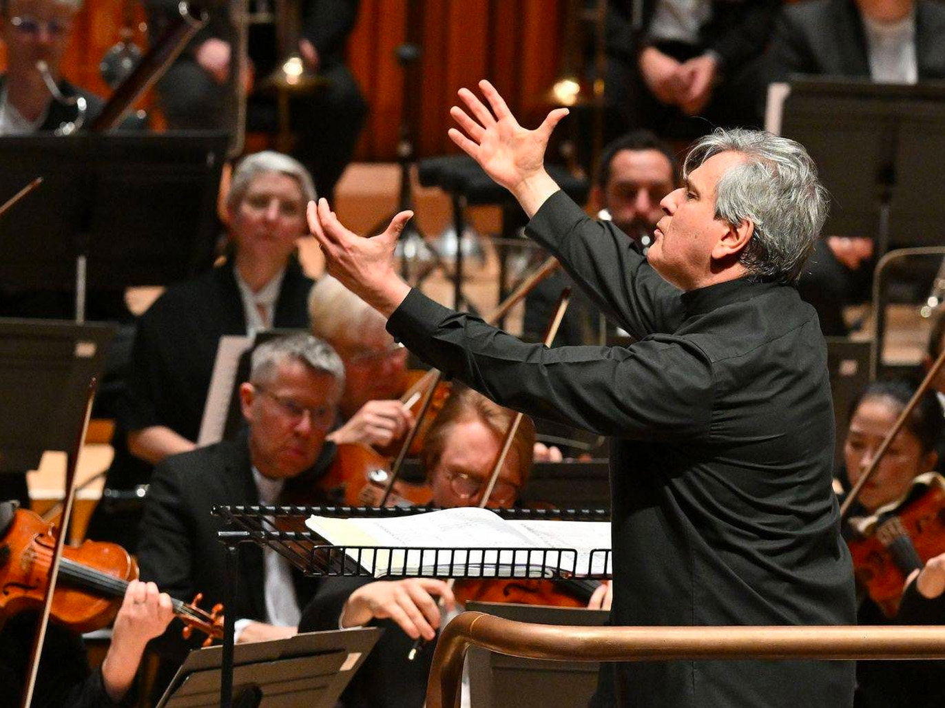 Sir Antonio Pappano conducts Tchaikovsky and Vaughan Williams — With ...