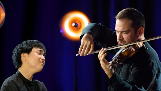 Marc Bouchkov y Mao Fujita interpretan Beethoven