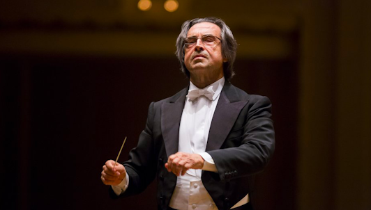 The Vienna Philharmonic interprets Debussy and Berlioz — With Riccardo Muti