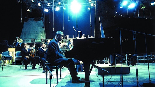 Sir Simon Rattle conducts Bernstein and Gershwin — With Wayne Marshall