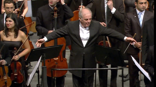 Daniel Barenboim conducts Beethoven and Schoenberg